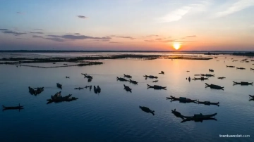 Hue Lagoon Sunrise Shooting