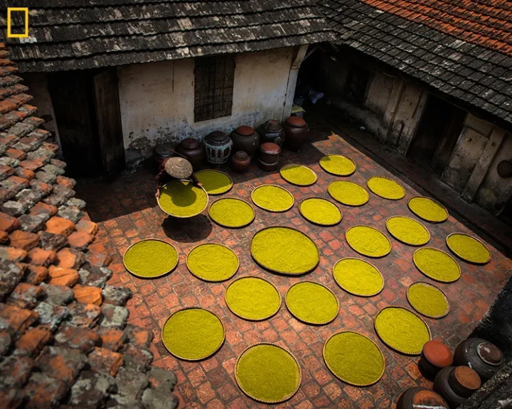 Drying soy sauce, Hanoi, NG046