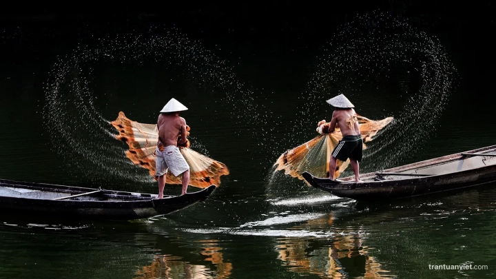 Hue: Imperial Citadel &amp;amp; River Life - Slide 4