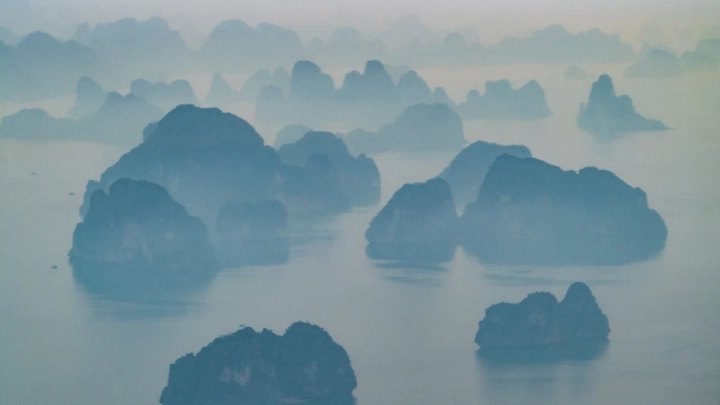 Ha Noi - Ha Long Bay - Slide 2