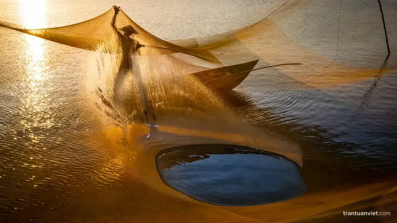 Central Vietnam Photo Tour - Fisherman
