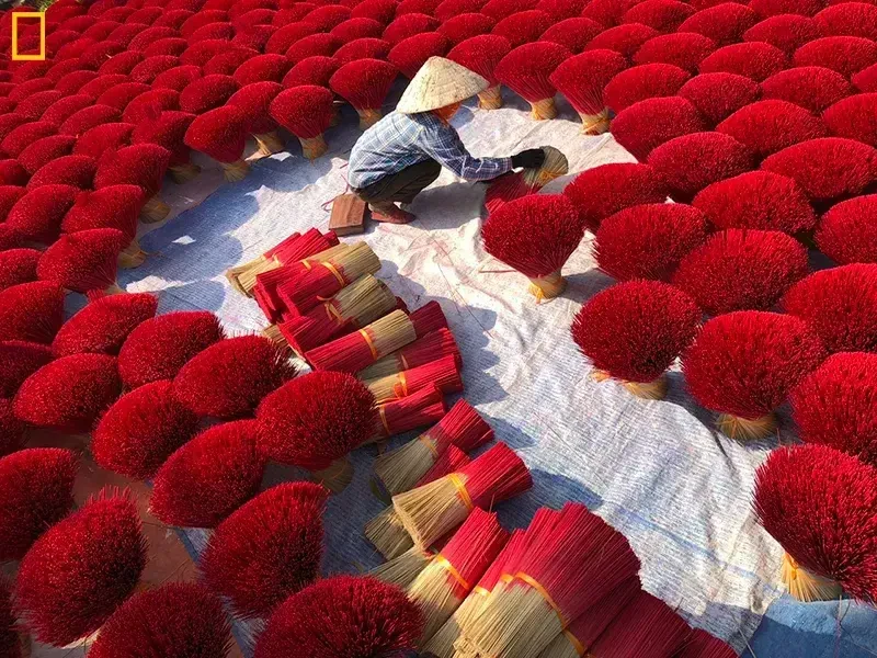 Incense worker, NG058