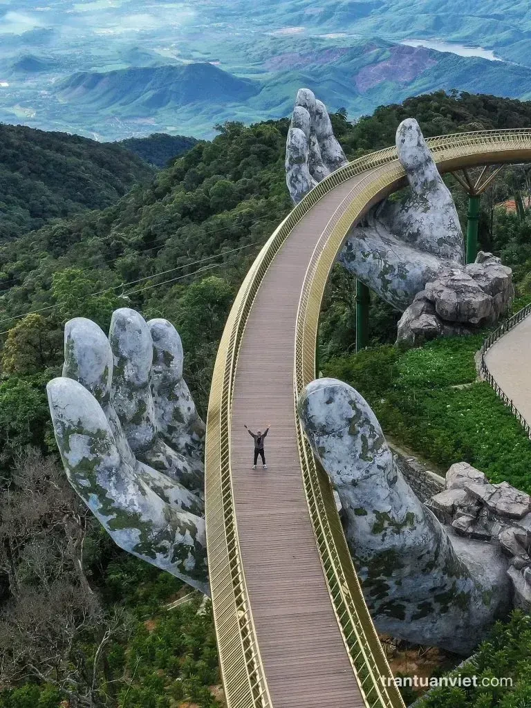 Da Nang Golden bridge, NG042
